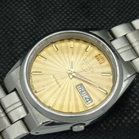 Vintage 1973 Seiko Automatic Mens Silver Watch W/daydate & Gold accents - Picture 6 of 8